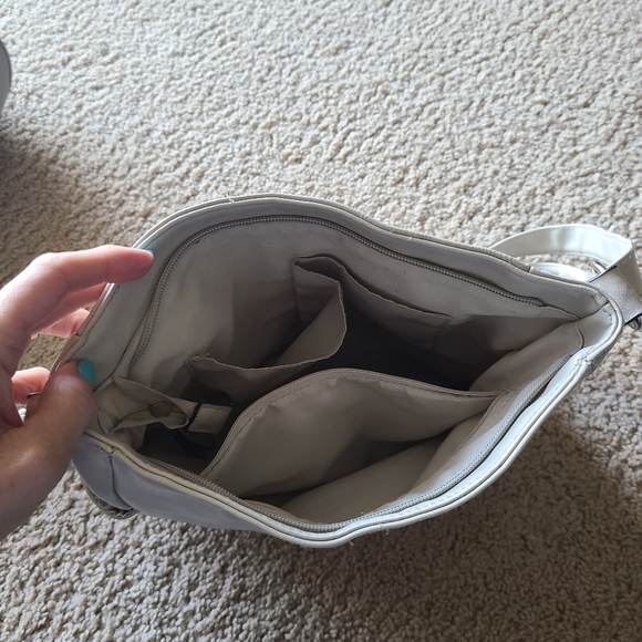 Cream Purse - Picture 3 of 3